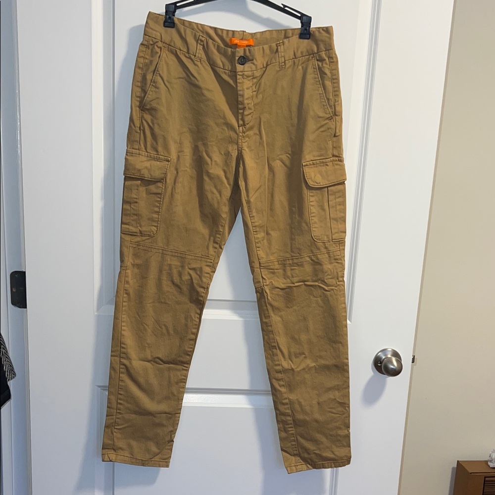 Cargo Pants in Khaki - Casual Utility Style